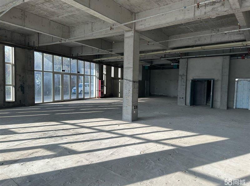 东城核心|整栋产权写字楼出售!三层临街,彰显企业实力!